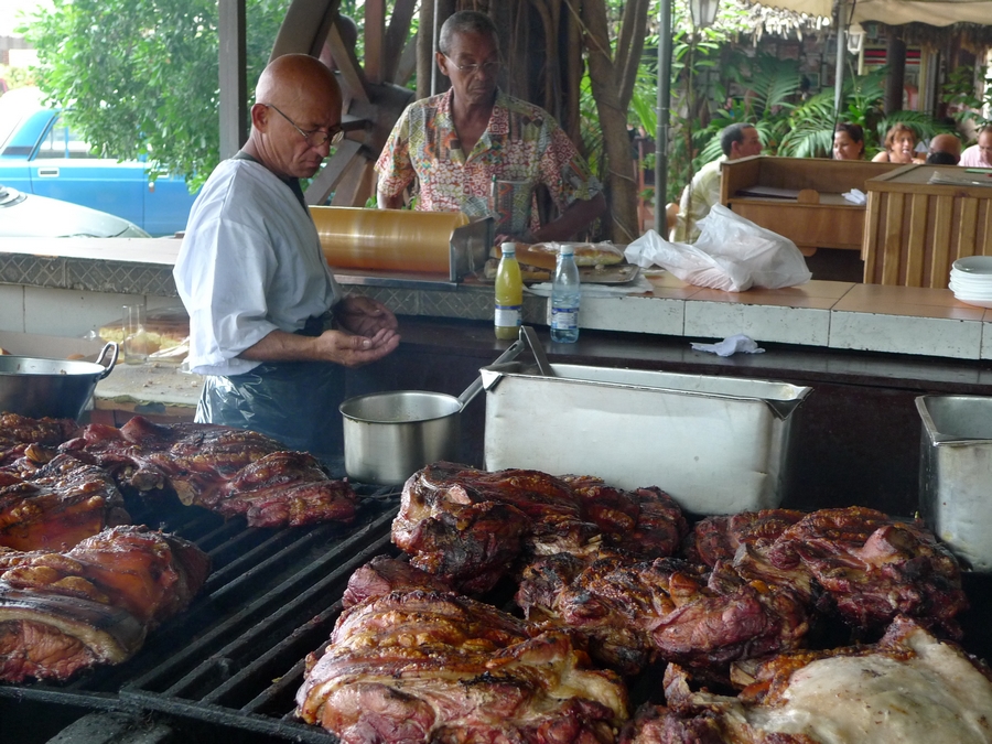 Comida-deliciosa-cubana-cerdo asado-Cuba