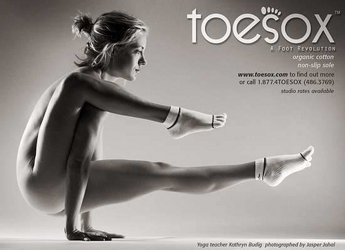Yoga desnuda,Profesora guapa ,Kathryn Budig,Toesox