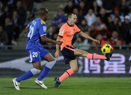 La Liga española: el Barça derrota al Getafe con 3-1, Villa y Messi tiran los goles