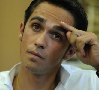 Alberto Contador en la rueda de prensa que ofreció en Pinto para exlpicar su inocencia.
