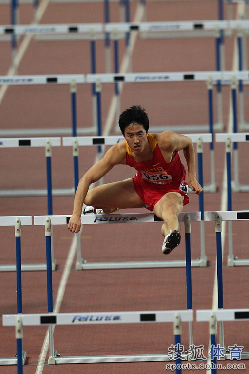 Vuelve Liu Xiang con una condición mejor en el atletismo