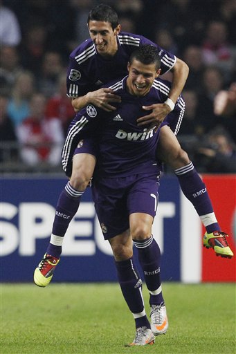 Con 9 personas, Real Madrid derrota a Ajax con 4-0