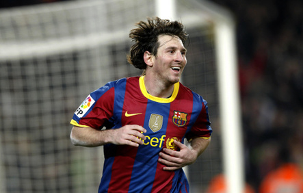 El Barça derrota al Real Sociedad con 5-0 con los brillantes goles de Villa, Iniesta y Messi