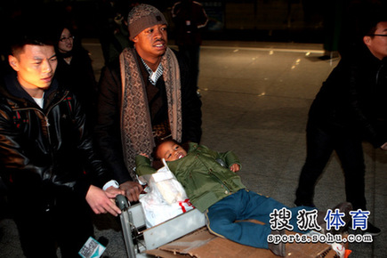 Llega Steve Francis a Pekín como la ayuda externa del equipo chino de baloncesto