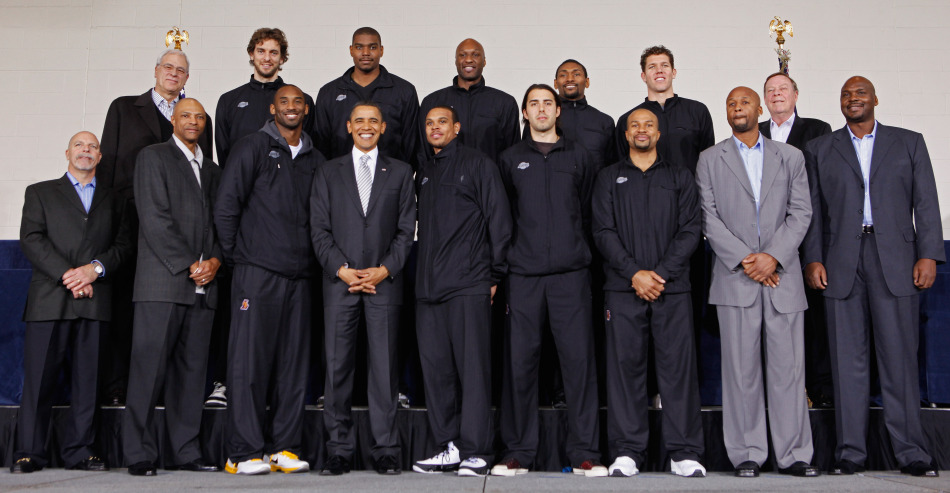 Obama se entrevista con L.A. Lakers