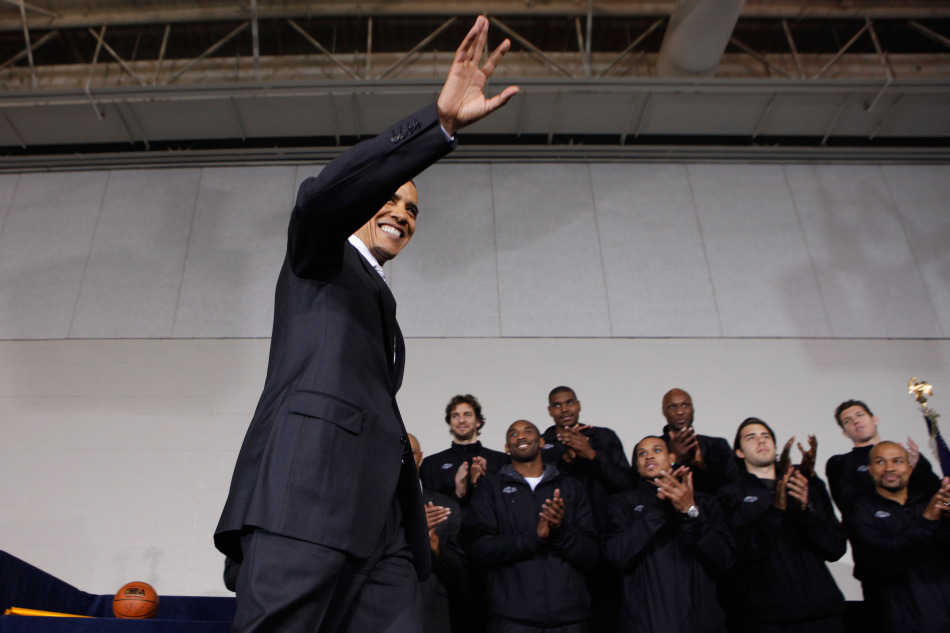 Obama se entrevista con L.A. Lakers