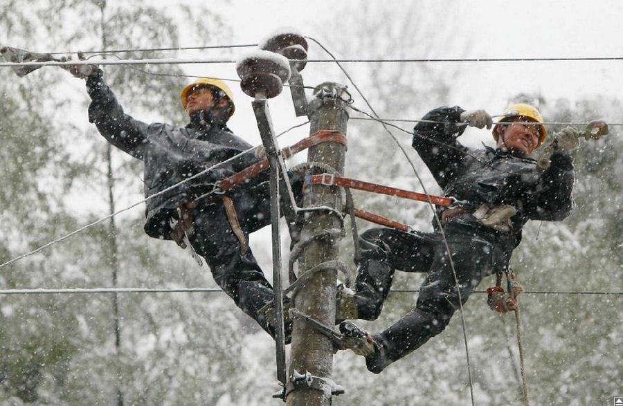 China-nevada-electricistas