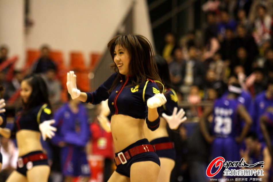 Las chicas guapas y sexys en los partidos de baloncesto chino