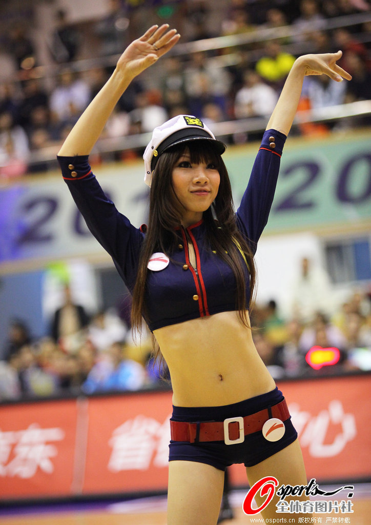 Las chicas guapas y sexys en los partidos de baloncesto chino