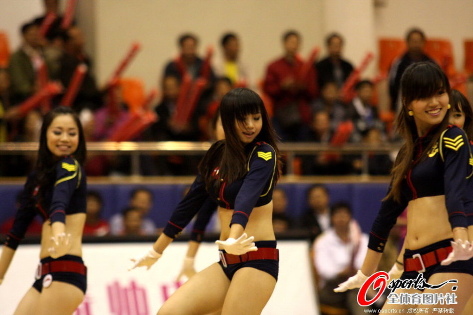 Las chicas guapas y sexys en los partidos de baloncesto chino