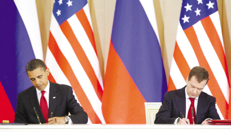 (Foto: Obama y Medvédev firman en Praga el tratado de no proliferación nuclear)