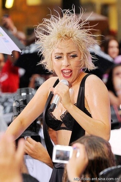 Las ropas exageradas de Lady Gaga en 2010
