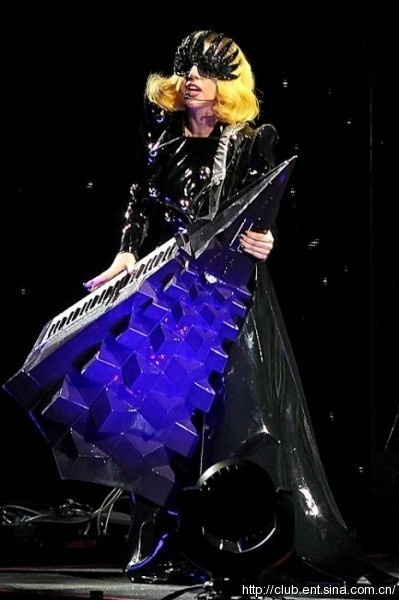 Las ropas exageradas de Lady Gaga en 2010