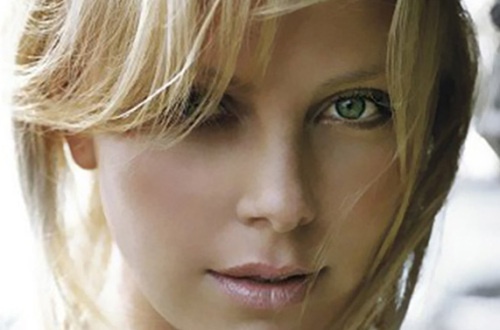 No.10 Charlize Theron-Las diez mujeres con los ojos más encantadores del mundo