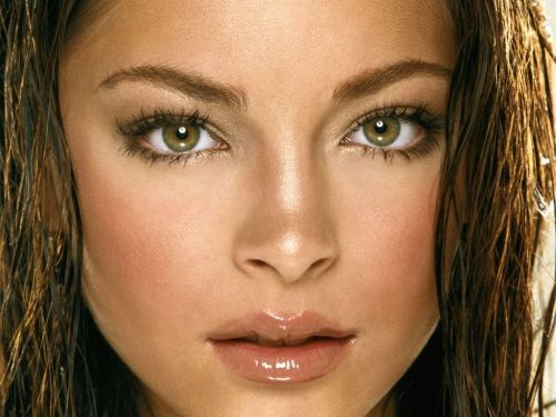 No.8 Kristin Kreuk-Las diez mujeres con los ojos más encantadores del mundo