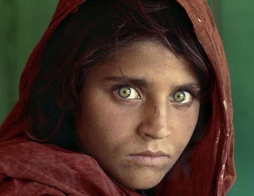 No.6 Sharbat Gula-Las diez mujeres con los ojos más encantadores del mundo