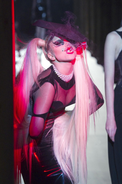Fashion Week-Moda-semana-Lady Gaga-París-Government Hooker-canción 3