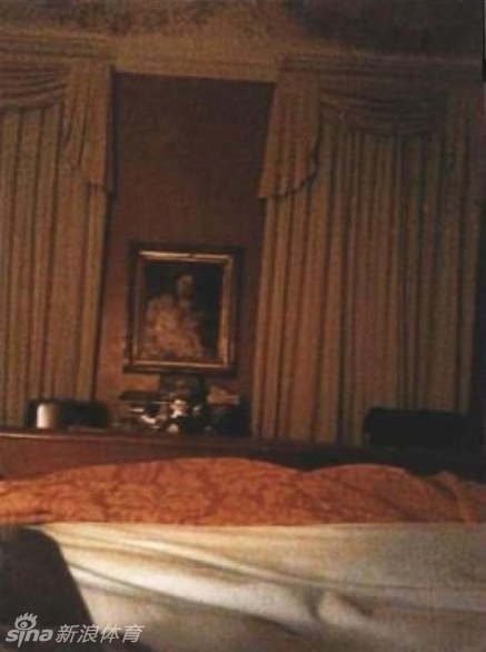 Las fotos ocultas del escándalo sexual de Berlusconi se publican en internet