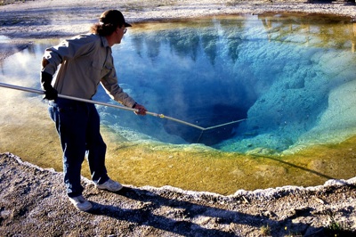 CleaningMorning Glory pool, pozo de agua caliente que puede cambiar colores