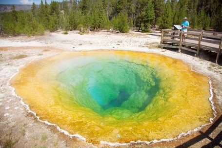 Morning Glory pool, pozo de agua caliente que puede cambiar colores