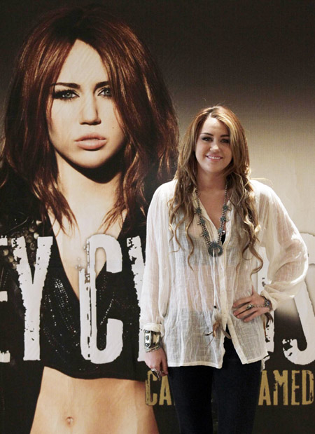 Miley Cyrus promociona su disco 'can't Be Tamed' en la Ciudad de México 3
