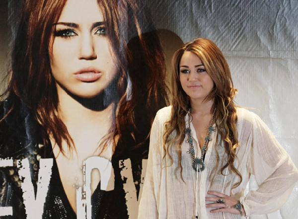 Miley Cyrus promociona su disco 'can't Be Tamed' en la Ciudad de México 4