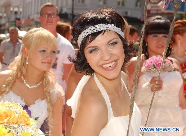 Desfile de novias celebrado en Rusia 1