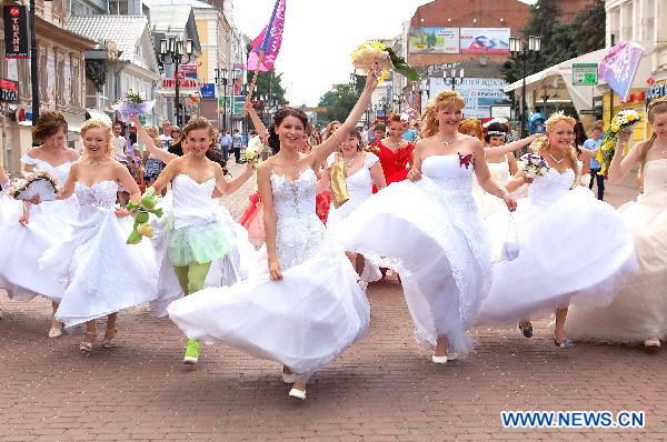 Desfile de novias celebrado en Rusia 5