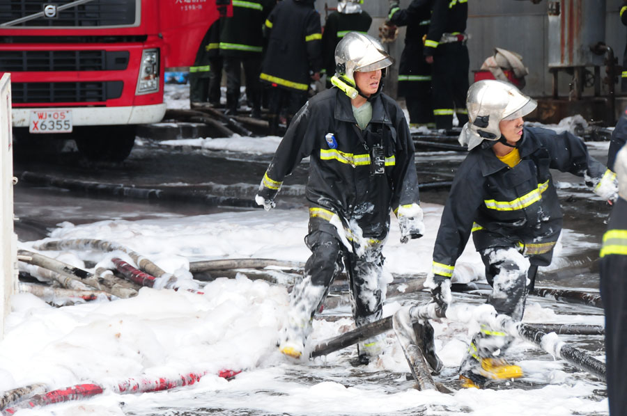 Apagan incendio en instalación petroquímica china