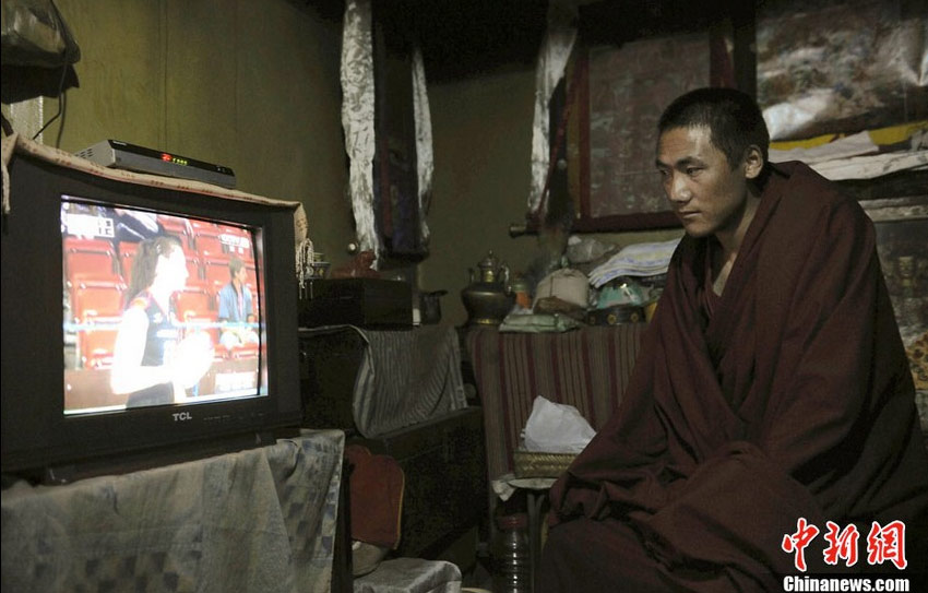 monjes tibetanos, Tíbet,monasterio, Lhasa, turismo