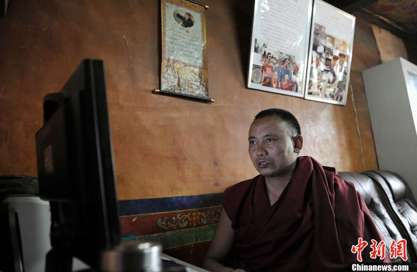 monjes tibetanos, Tíbet,monasterio, Lhasa, turismo