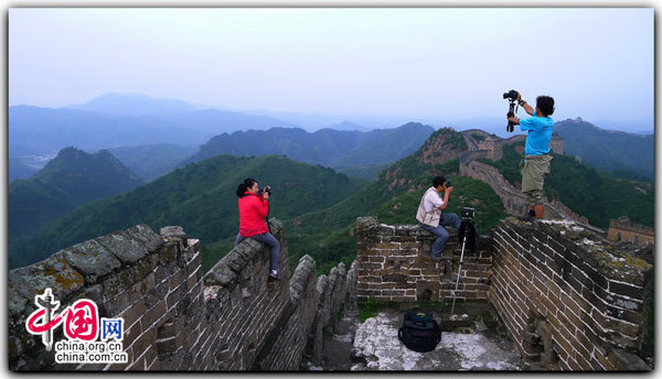 Escalando La Gran Muralla De Jinshanling_Spanish.china.org.cn_中国最权威的西班牙 ...