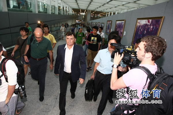 外国记者关注Llega Camacho a Pekín para la selección china