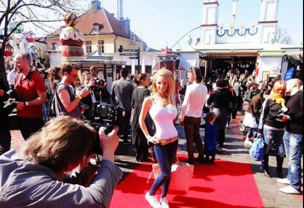 La Chica más sexy de Suecia ,Alexandra Nilsson,operaciones estéticas ,cuerpo desnudo ,Facebook, blogger, Kissie