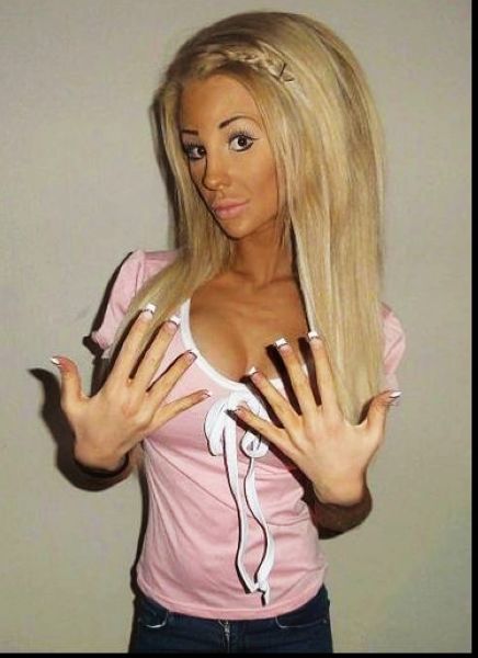 La Chica más sexy de Suecia ,Alexandra Nilsson,operaciones estéticas ,cuerpo desnudo ,Facebook, blogger, Kissie