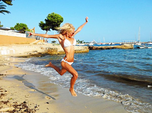 La Chica más sexy de Suecia ,Alexandra Nilsson,operaciones estéticas ,cuerpo desnudo ,Facebook, blogger, Kissie