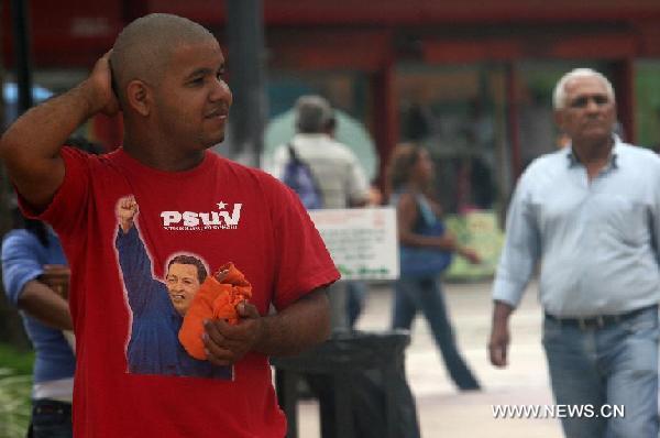 Venezolanos se afeitan la cabeza para mostrar su solidaridad con Chávez 1