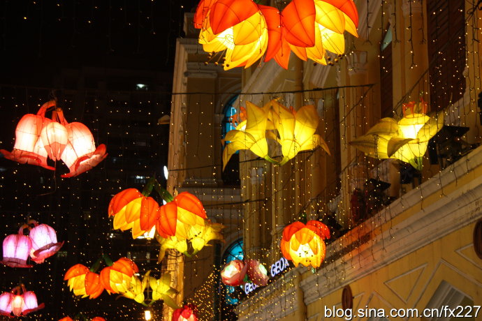 Iluminan linternas en Macao con motivo del Festival de Medio Otoño 7