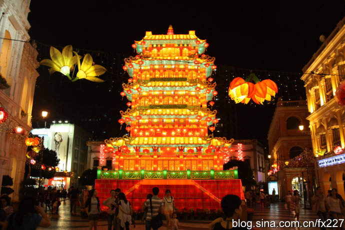 Iluminan linternas en Macao con motivo del Festival de Medio Otoño 15