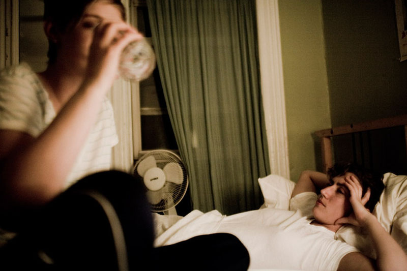 Vida verdadera de lesbianas bajo lentes de cámara de fotógrafos