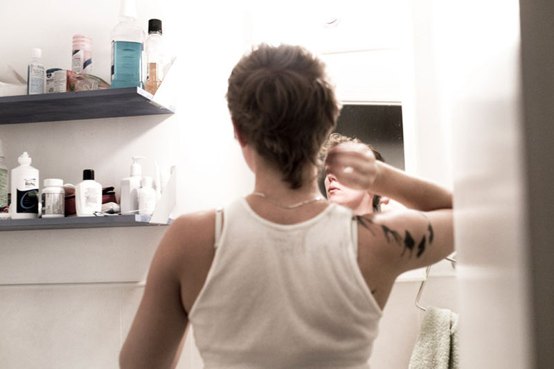 Vida verdadera de lesbianas bajo lentes de cámara de fotógrafos