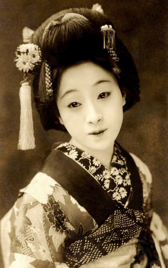 Fotos secretas de las mujeres ¨Geisha¨ en la Japón antigua