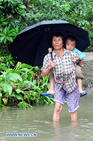 Nivel récord de lluvias obliga a evacuar a 24.000 personas de capital de provincia china