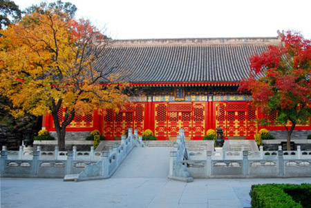 Destinos recomendables hojas rojas Pekín 111