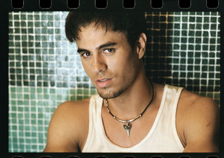 Las diez voces más encantadoras de los cantantes hispanohablantes-- Enrique Iglesias