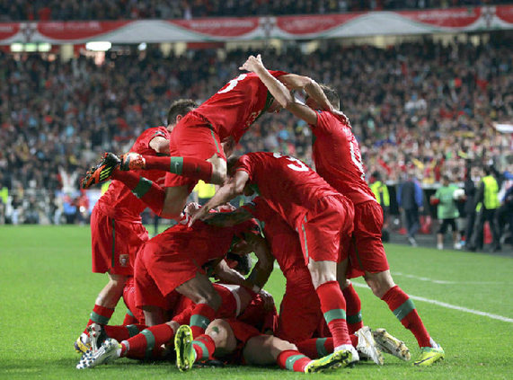 Portugal golea 6-2 a Croacia y clasifica a Eurocopa 2012