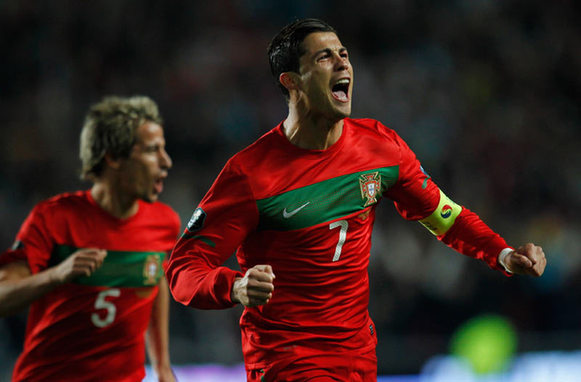 Portugal golea 6-2 a Croacia y clasifica a Eurocopa 2012