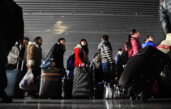 China, sociedad, transporte, Chunyun, Año Nuevo Chino, ferrocarril, temporada alta, migración