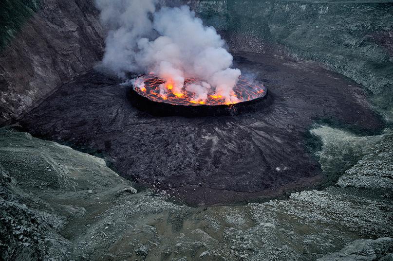 Viaje más grande lago lava mundo 12