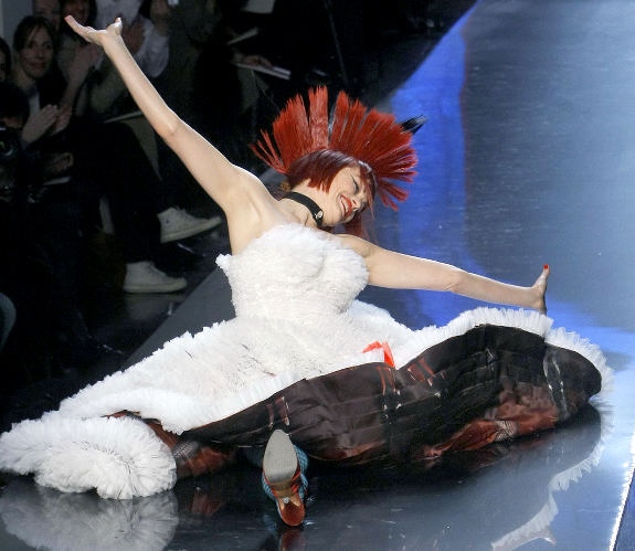 Caidas de modelos, tan guapas pero torpes